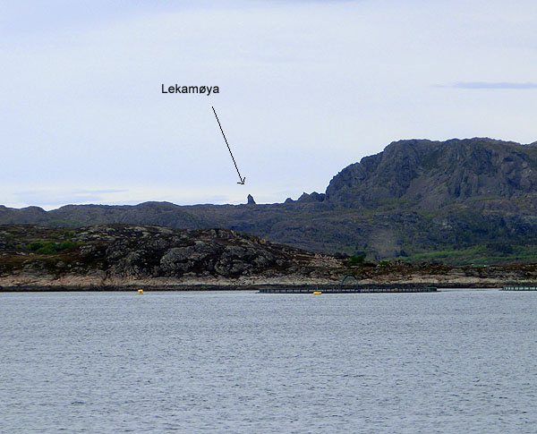 Lekamøya er en steinformasjon som ser ut som ei kvinne med et stort sjal over seg.