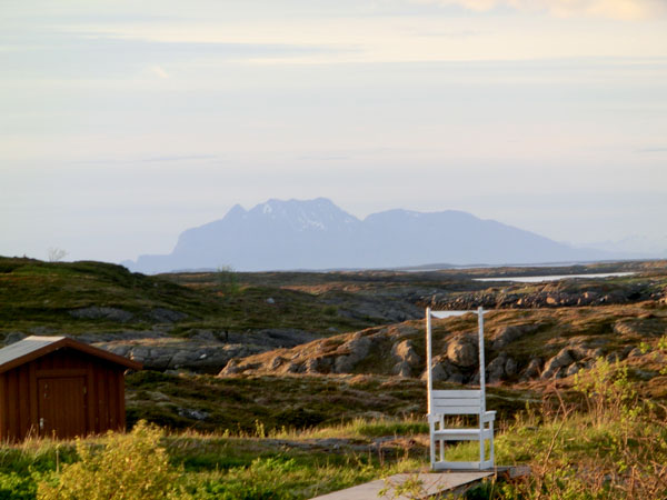 Dønnamannen som ligger på ryggen og slapper av.