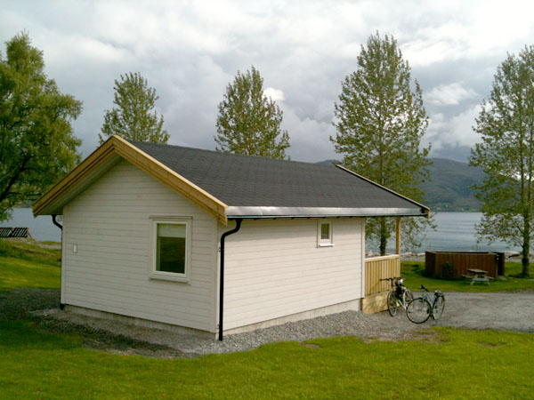 Den nybygde hytten Ruthstua på Furøy Camping.