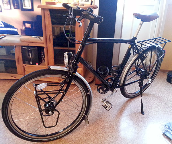 Jeg har ei snill kone så jeg fikk lov til å ta sykkelen inn i varmen så jeg fikk lakket og klargjort sykkelen for vinterlagring
