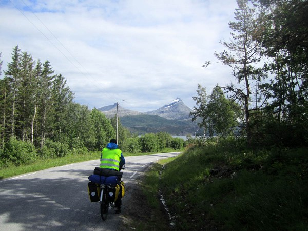 Ser nå Heilhornet på den andre siden av fjorden