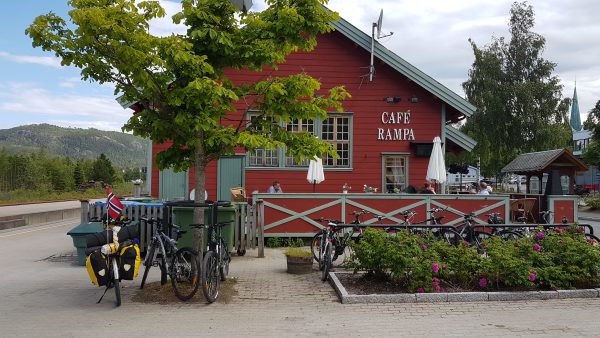 Stoppet på Cafe Rampa for å spise litt