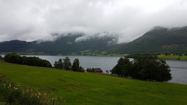 (12:20) Det er gråvær og regn i dag også. Sykler i fullt regnestykket. 