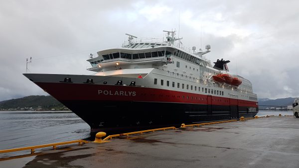 (05:20) Jeg skal være med Polarlys til Bergen. 