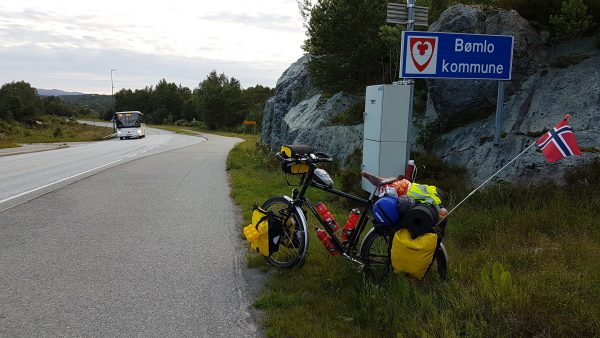 (20:50) Framme i Bømlo Kommune. 