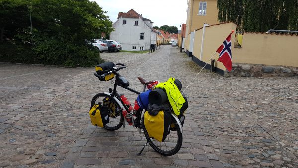 (13:25) Et av Danmarks mange svar på brostensetappen Paris-Robex i Tour de France :-) 