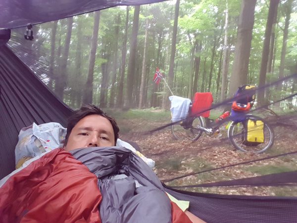 (08:00) God morgen. Jeg har sovet godt i hammocken. 