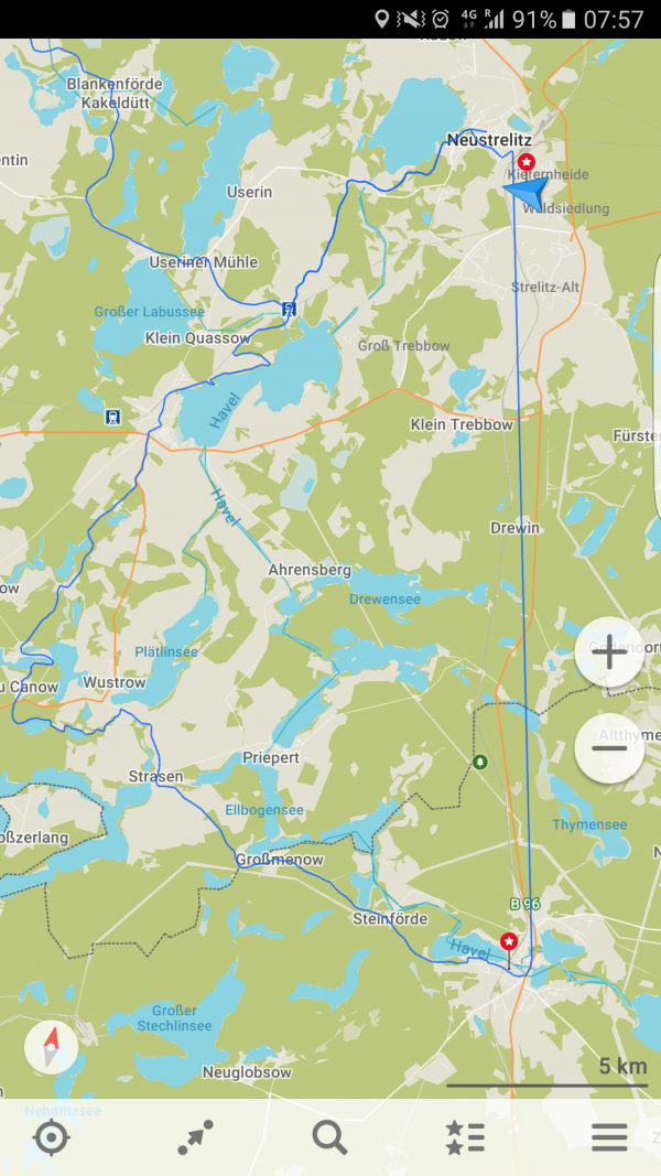 I dag skal jeg sykle Fra den øverste nålen til den nederste nålen. Det er knapt 20 km i luftlinje men jeg skal følge ruten som bukter seg i en halvsirkel på venstre del av kartet (blå linje) og da blir det rundt fem mil. 